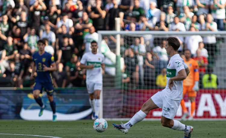 El Betis, muy pendiente del futuro de Affengruber… sobre todo si hay descenso del Elche El Betis, muy pendiente del futuro de Affengruber… sobre todo si hay descenso del Elche