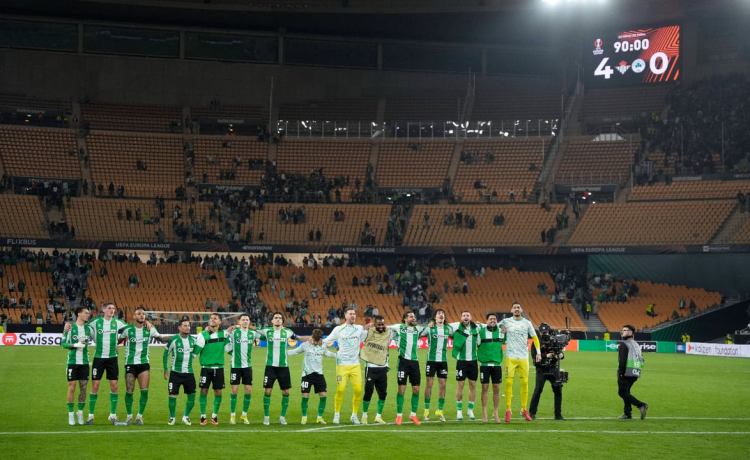 El Betis de Pellegrini también hace historia en la UEFA Europa League: seis años destrozando tejados El Betis de Pellegrini también hace historia en la UEFA Europa League: seis años destrozando tejados