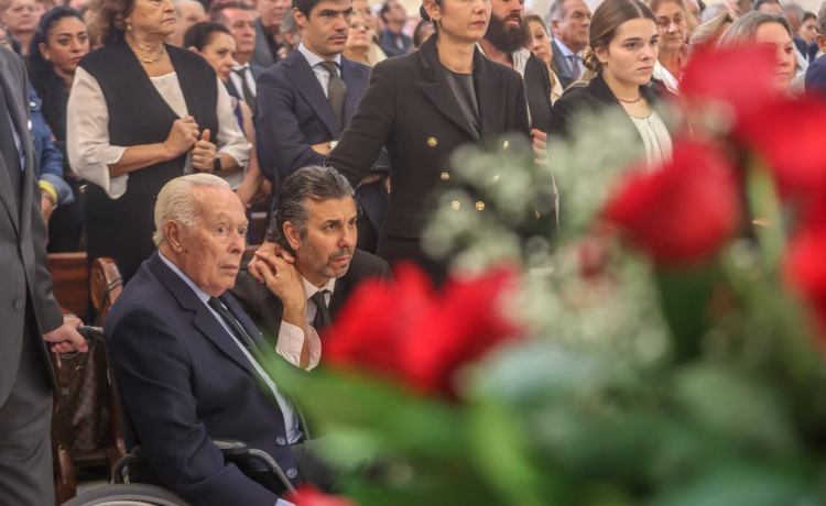 La reflexión de Curro Romero (92 años), torero y bético hasta sus últimos días: “Lo más difícil del mundo es comer despacio cuando se tiene hambre» La reflexión de Curro Romero (92 años), torero y bético hasta sus últimos días: “Lo más difícil del mundo es comer despacio cuando se tiene hambre»
