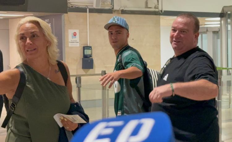 Pablo García pone rumbo al Racing con un mensaje al Betis y su afición: «Es duro, pero seguro que nos vamos a volver» Pablo García pone rumbo al Racing con un mensaje al Betis y su afición: «Es duro, pero seguro que nos vamos a volver»