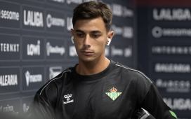 Críticas a Manuel Pellegrini por Valentín Gómez y petición al Betis: «Tiene que despertar y darse cuenta ya» Críticas a Manuel Pellegrini por Valentín Gómez y petición al Betis: «Tiene que despertar y darse cuenta ya»