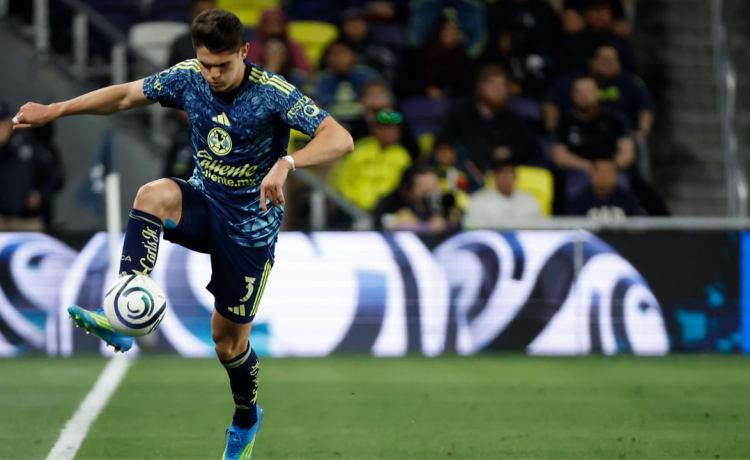 Lo que pide América por Israel Reyes, el polivalente zaguero vinculado durante el Mundial con los verdiblancos Lo que pide América por Israel Reyes, el polivalente zaguero vinculado durante el Mundial con los verdiblancos