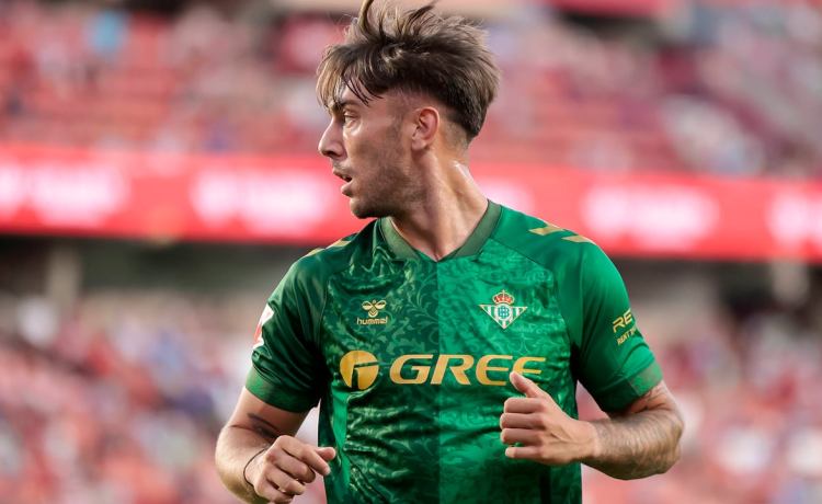 Primera ofrece la solución al Betis con Iker Losada tras aceptar su situación Primera ofrece la solución al Betis con Iker Losada tras aceptar su situación