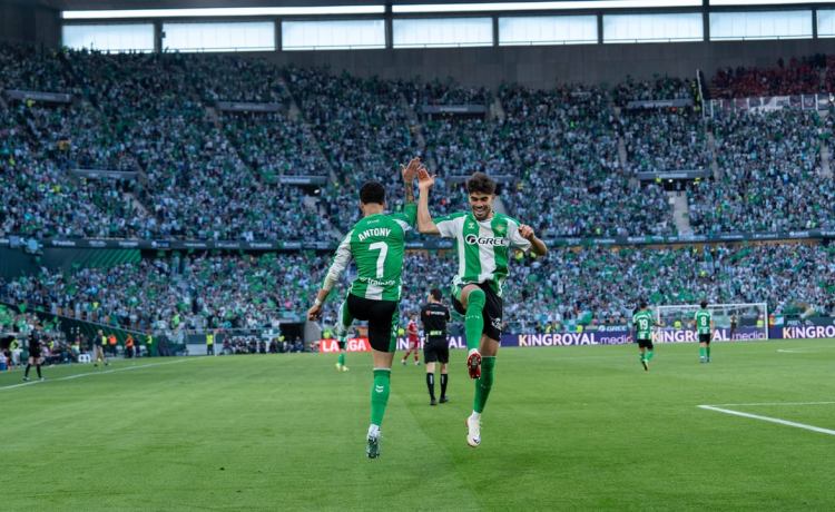 LaLiga confirma el perfil del Betis de Pellegrini y pone a Antony de ejemplo: profundo, vertical y directo LaLiga confirma el perfil del Betis de Pellegrini y pone a Antony de ejemplo: profundo, vertical y directo