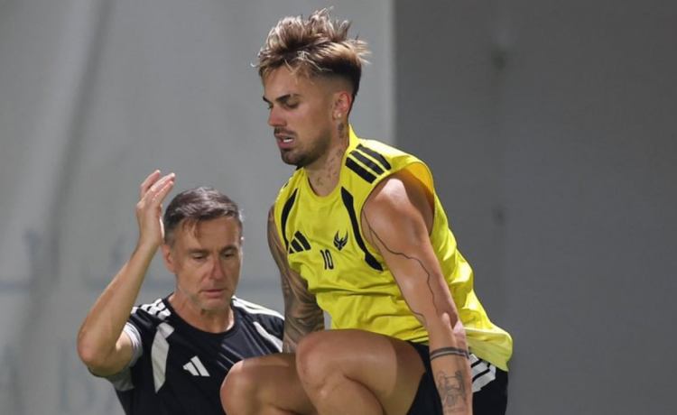 Grave frenazo por lesión para Rodri Sánchez tras 17 goles y 35 asistencias con el Al-Arabi Grave frenazo por lesión para Rodri Sánchez tras 17 goles y 35 asistencias con el Al-Arabi