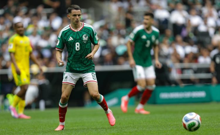 La respuesta del bético Álvaro Fidalgo a las críticas por elegir entre México y España: «Dejándome la vida» La respuesta del bético Álvaro Fidalgo a las críticas por elegir entre México y España: «Dejándome la vida»