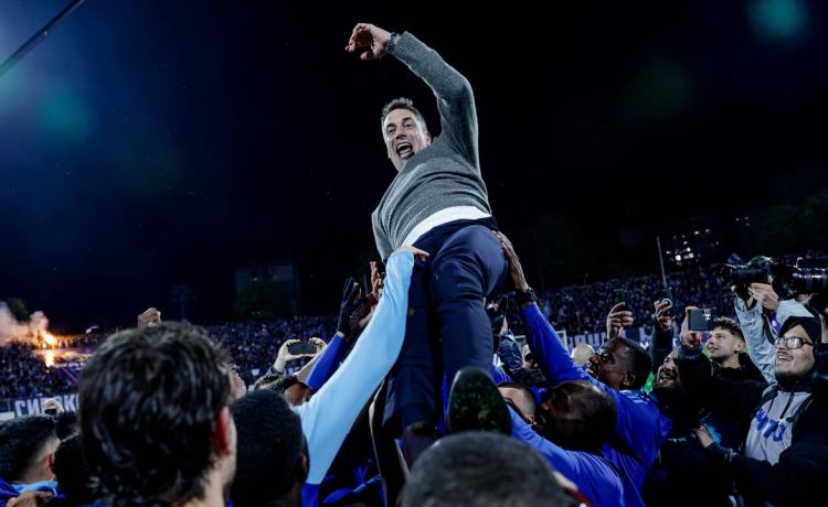 Julio Velázquez hace historia en Bulgaria y saborea la Champions que persiguen sus ex Julio Velázquez hace historia en Bulgaria y saborea la Champions que persiguen sus ex
