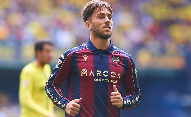 Iker Losada acelera el negocio potencial del Betis con su salida Iker Losada acelera el negocio potencial del Betis con su salida