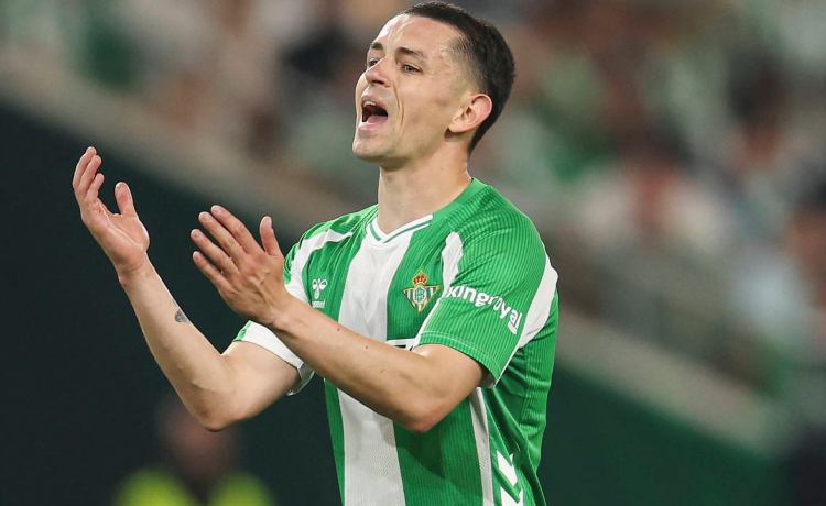 Preocupación con Álvaro Fidalgo por la postura adoptada por Pellegrini en el Betis Preocupación con Álvaro Fidalgo por la postura adoptada por Pellegrini en el Betis
