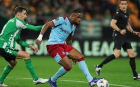 Árbitro de mal recuerdo para el Betis – Feyenoord y premio de Champions para Del Cerro Grande tras anular el gol de Lo Celso ante el Barcelona Árbitro de mal recuerdo para el Betis – Feyenoord y premio de Champions para Del Cerro Grande tras anular el gol de Lo Celso ante el Barcelona