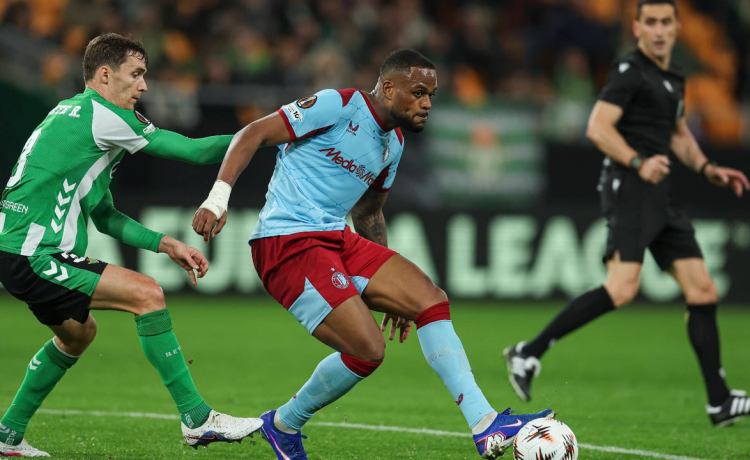 Árbitro de mal recuerdo para el Betis – Feyenoord y premio de Champions para Del Cerro Grande tras anular el gol de Lo Celso ante el Barcelona Árbitro de mal recuerdo para el Betis – Feyenoord y premio de Champions para Del Cerro Grande tras anular el gol de Lo Celso ante el Barcelona