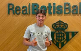 El segundo fichaje del Betis ya es oficial: Fran García ya posa como verdiblanco El segundo fichaje del Betis ya es oficial: Fran García ya posa como verdiblanco