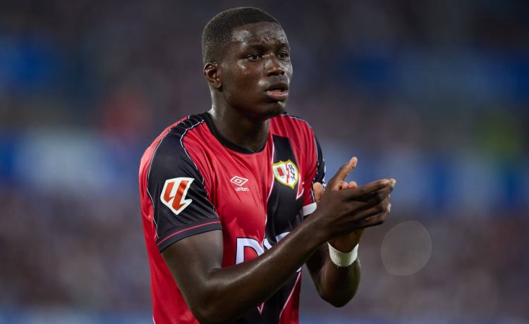El Rayo aprieta para un elevado traspaso de Nobel Mendy y el Betis espera un importante ingreso extra El Rayo aprieta para un elevado traspaso de Nobel Mendy y el Betis espera un importante ingreso extra