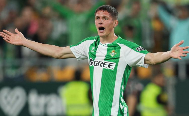 Una oferta irrisoria por Altimira, que sigue estando más cerca de la Bundesliga Una oferta irrisoria por Altimira, que sigue estando más cerca de la Bundesliga