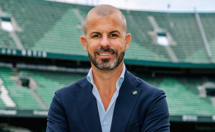 El Milan aborda el fichaje de Manu Fajardo, director deportivo del Betis, con el Villarreal como ‘plan B’ El Milan aborda el fichaje de Manu Fajardo, director deportivo del Betis, con el Villarreal como ‘plan B’