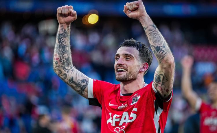 Encajan de nuevo en el Betis a Troy Parrott, otro delantero de 25 millones Encajan de nuevo en el Betis a Troy Parrott, otro delantero de 25 millones