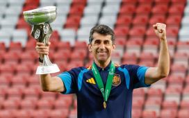 Paco Gallardo, campeón de Europa: «Mi objetivo principal era convencerlos de que para decir que era la mejor generación de los últimos años, tenían que ganar cosas importantes» Paco Gallardo, campeón de Europa: «Mi objetivo principal era convencerlos de que para decir que era la mejor generación de los últimos años, tenían que ganar cosas importantes»