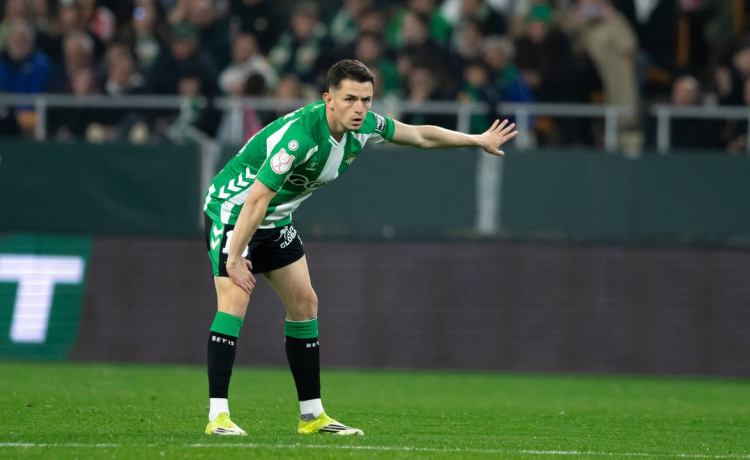 Fidalgo, sobre el nuevo sistema, la oferta de la Real Sociedad, su sueño, el derbi y la selección mexicana Fidalgo, sobre el nuevo sistema, la oferta de la Real Sociedad, su sueño, el derbi y la selección mexicana