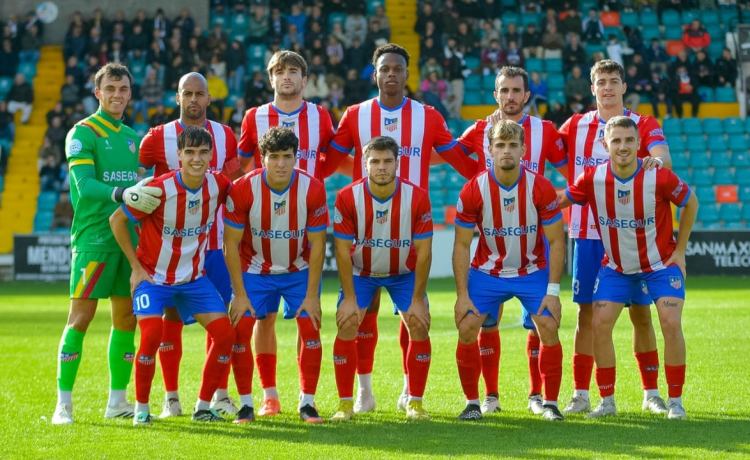 Así se vivió en el vestuario del Navalcarnero la suspensión del partido contra el Betis: «Teníamos los nervios a flor de piel» Así se vivió en el vestuario del Navalcarnero la suspensión del partido contra el Betis: «Teníamos los nervios a flor de piel»