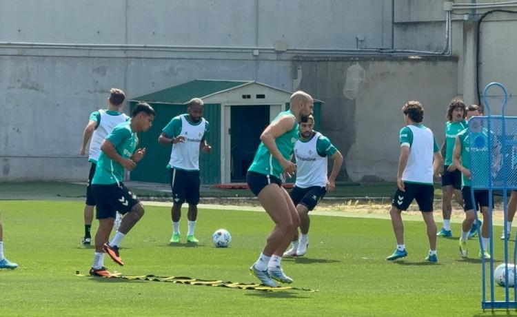 De Roa, nuevo invitado para un lateral zurdo que apunta al pleno… y la revolución De Roa, nuevo invitado para un lateral zurdo que apunta al pleno… y la revolución