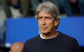 Con su futuro en el Betis aclarado, Pellegrini es presionado desde Chile: «Deberá dar el paso él» Con su futuro en el Betis aclarado, Pellegrini es presionado desde Chile: «Deberá dar el paso él»