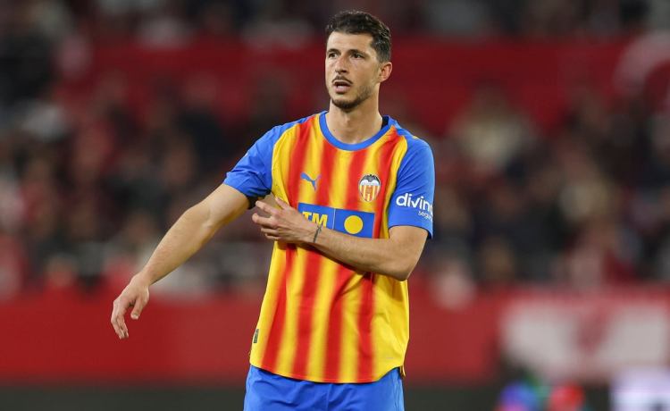 El futuro de Guido Rodríguez da un giro: oferta Champions y mudanza en Valencia El futuro de Guido Rodríguez da un giro: oferta Champions y mudanza en Valencia