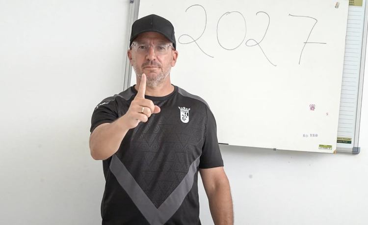 José Juan Romero, la opción del Sevilla y el Betis después de Pellegrini: «Tengo que hacerlo» José Juan Romero, la opción del Sevilla y el Betis después de Pellegrini: «Tengo que hacerlo»
