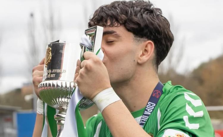 El nacimiento como estrella emergente de Corralejo: «Marqué un córner directo y el Betis me llamó al día siguiente» El nacimiento como estrella emergente de Corralejo: «Marqué un córner directo y el Betis me llamó al día siguiente»