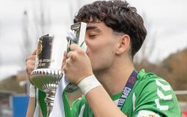El nacimiento como estrella emergente de Corralejo: «Marqué un córner directo y el Betis me llamó al día siguiente» El nacimiento como estrella emergente de Corralejo: «Marqué un córner directo y el Betis me llamó al día siguiente»