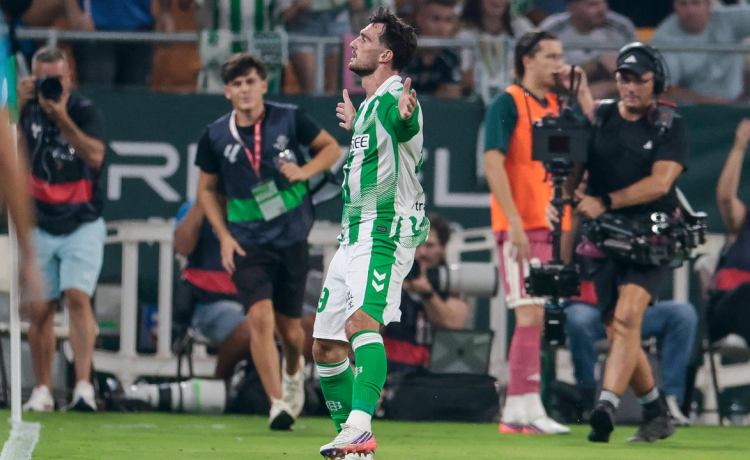 Parrott lanza al Betis y se venga de Mourinho, siete años después: «Le falta mentalidad» Parrott lanza al Betis y se venga de Mourinho, siete años después: «Le falta mentalidad»