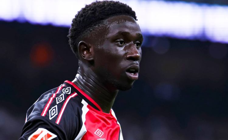 Gnangoro Bouaré sigue los pasos de Nobel Mendy y abre la puerta a un jugoso ingreso para el Betis: «Su explosión ha sido muy rápida» Gnangoro Bouaré sigue los pasos de Nobel Mendy y abre la puerta a un jugoso ingreso para el Betis: «Su explosión ha sido muy rápida»
