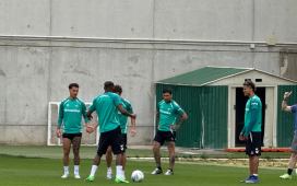 Una nueva sesión en el Betis por el sueño de la Champions League con Isco y sin novedades Una nueva sesión en el Betis por el sueño de la Champions League con Isco y sin novedades