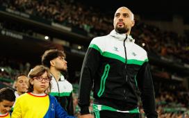 Sorpresón para Abde y Amrabat antes de la final con el Panathinaikos Sorpresón para Abde y Amrabat antes de la final con el Panathinaikos