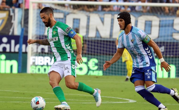 El Málaga desnuda a un Betis que está en vilo por la lesión de Isco El Málaga desnuda a un Betis que está en vilo por la lesión de Isco