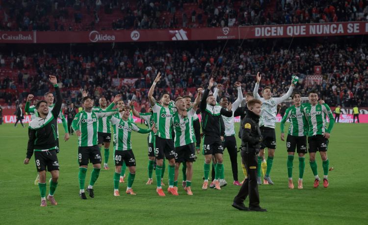 El Betis hurga en la herida del Sevilla con el cartel de la cabalgata El Betis hurga en la herida del Sevilla con el cartel de la cabalgata