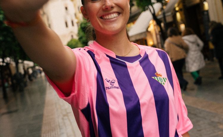 María Jiménez: “De pequeña no sabía que una chica podía ser futbolista, ahora sí lo dicen” María Jiménez: “De pequeña no sabía que una chica podía ser futbolista, ahora sí lo dicen”