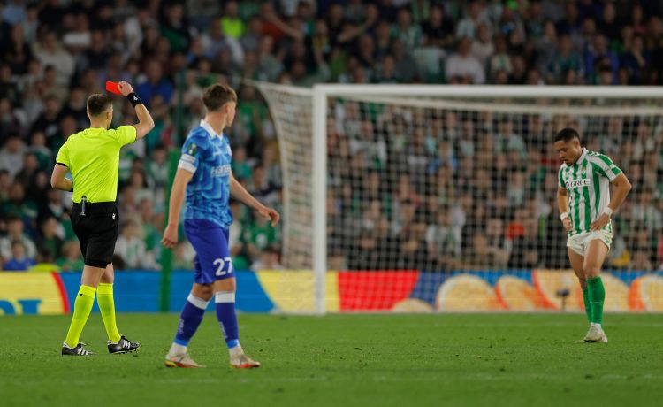 Vitor Roque no levanta cabeza Vitor Roque no levanta cabeza