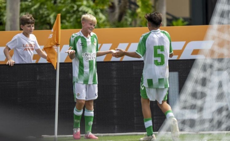 Jasper, el acento gibraltareño del Betis: “Le vimos algo especial” Jasper, el acento gibraltareño del Betis: “Le vimos algo especial”