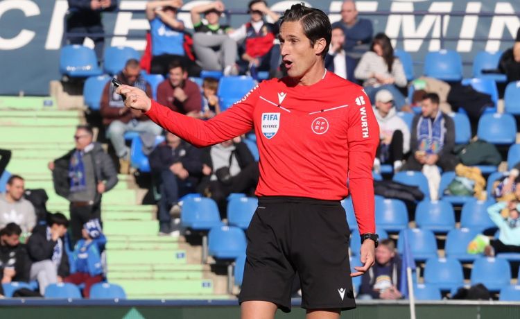 Sánchez Martínez dirigirá el Barça-Betis; Munuera Montero, el Madrid-Celta Sánchez Martínez dirigirá el Barça-Betis; Munuera Montero, el Madrid-Celta