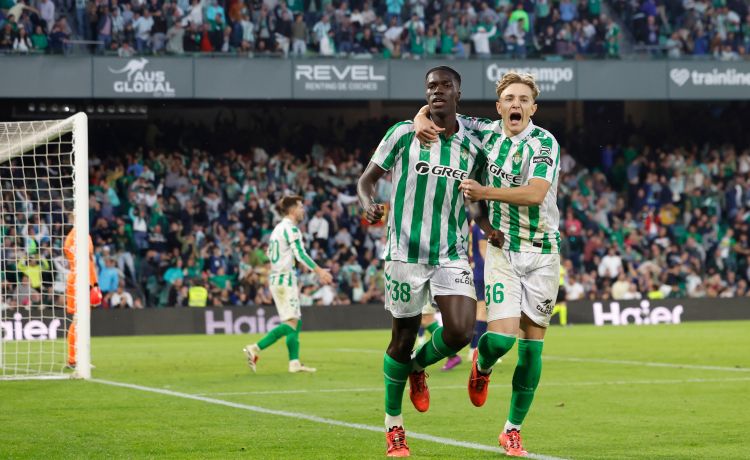 El Betis abraza a su cantera El Betis abraza a su cantera
