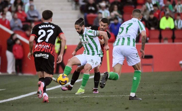 Isco persigue su sombra Isco persigue su sombra