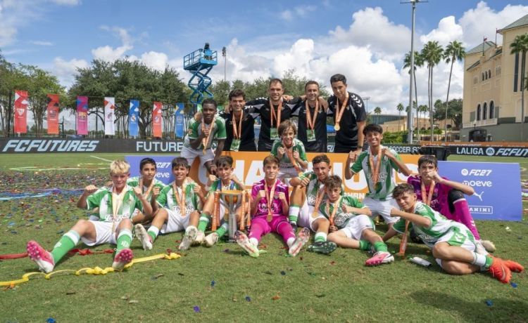 Lucas Ferrer, el profe del Betis campeón: “Lo importante es que se desarrollen como personas” Lucas Ferrer, el profe del Betis campeón: “Lo importante es que se desarrollen como personas”