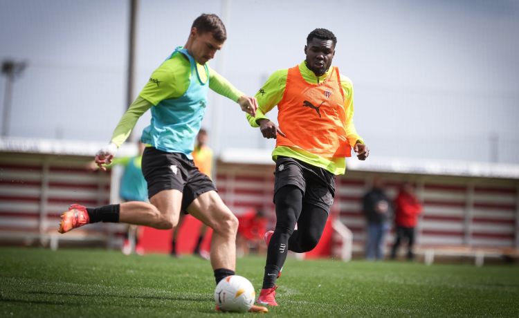 Maras se cayó de la convocatoria por unas molestias musculares Maras se cayó de la convocatoria por unas molestias musculares