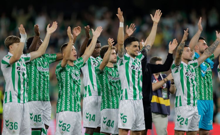 El Betis pasa toda la presión al Villarreal El Betis pasa toda la presión al Villarreal