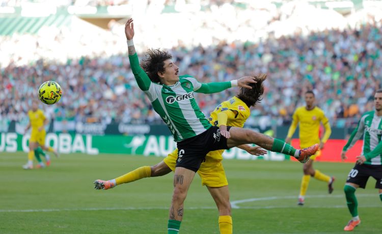 Bellerín es baja para el derbi y Lo Celso, duda Bellerín es baja para el derbi y Lo Celso, duda