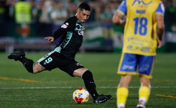 Chimy Ávila le cuesta otros 350.000 euros al Betis Chimy Ávila le cuesta otros 350.000 euros al Betis