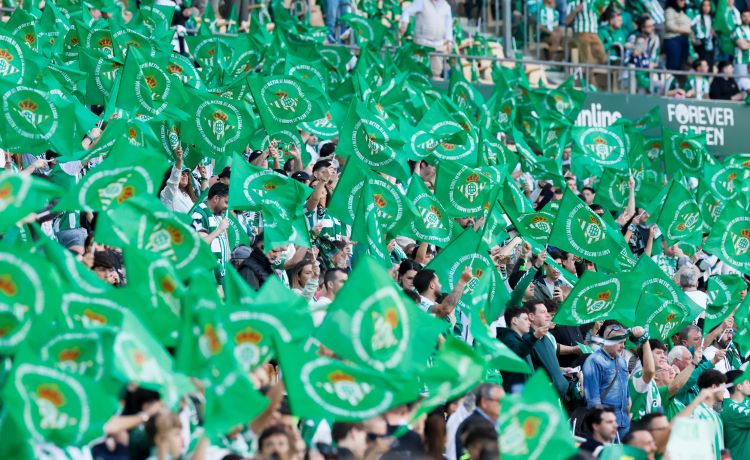 Los familiares de Lopera denuncian que el Betis los expulsa de La Cartuja Los familiares de Lopera denuncian que el Betis los expulsa de La Cartuja