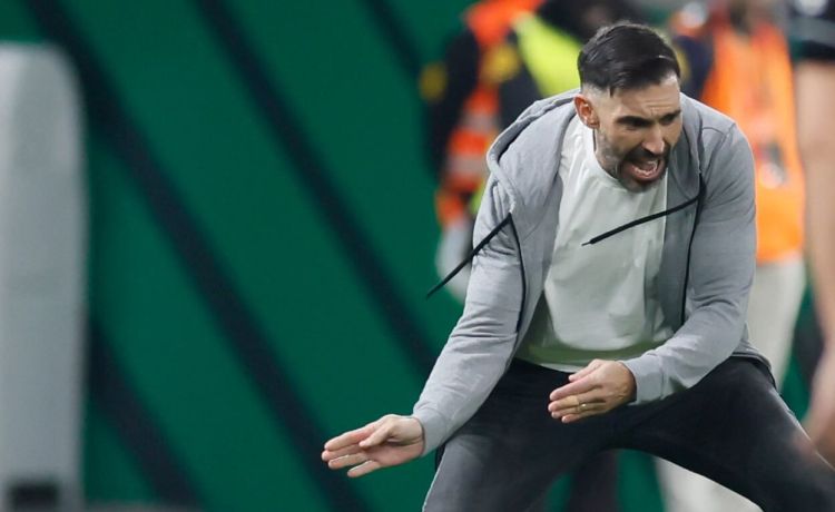 Sarabia: “Me he tomado diez tilas para no hablar de los árbitros” Sarabia: “Me he tomado diez tilas para no hablar de los árbitros”