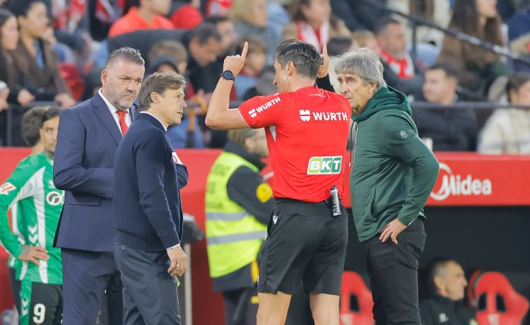 Disciplina decreta el cierre parcial del Pizjuán por tres partidos Disciplina decreta el cierre parcial del Pizjuán por tres partidos