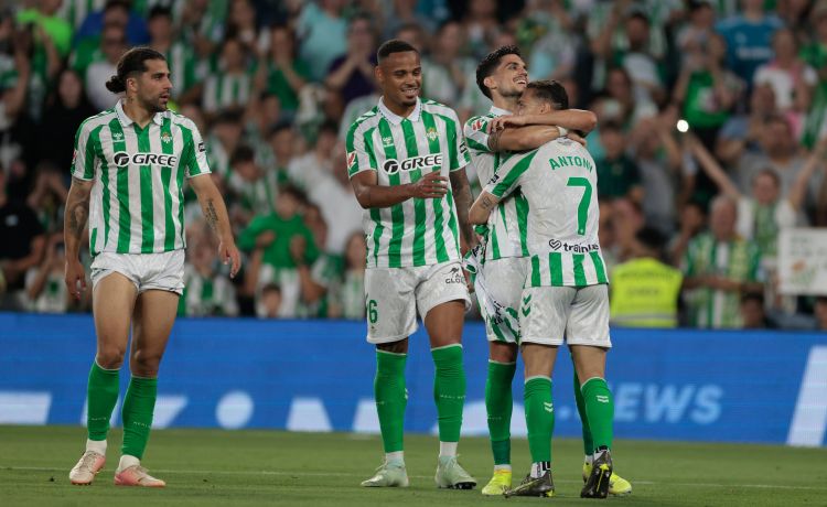 Dónde celebra el Betis sus títulos: el lugar de Sevilla donde habrá quedad verdiblanca si gana la Conference League Dónde celebra el Betis sus títulos: el lugar de Sevilla donde habrá quedad verdiblanca si gana la Conference League